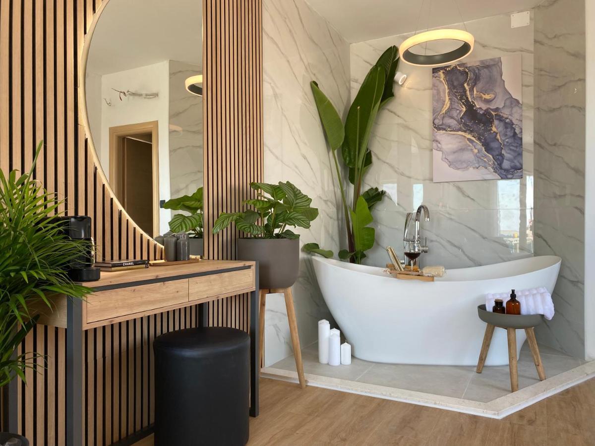 フヴァル Casa Benita Bed & Breakfast エクステリア 写真